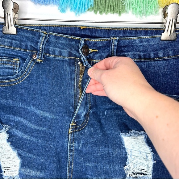Boutique Unbranded Blue Denim Distressed Women's Shorts Frayed Shorts Size M - Picture 5 of 14